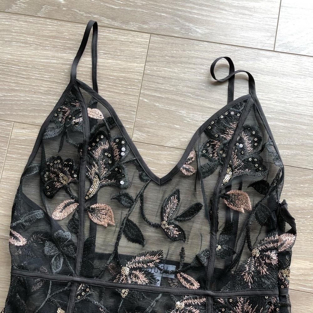 Tobi Blk Sheer Embroidered Maxidress w/ slits - S